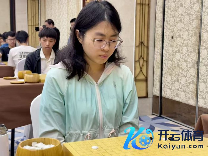 唯独闯入决赛的女棋手罗楚玥